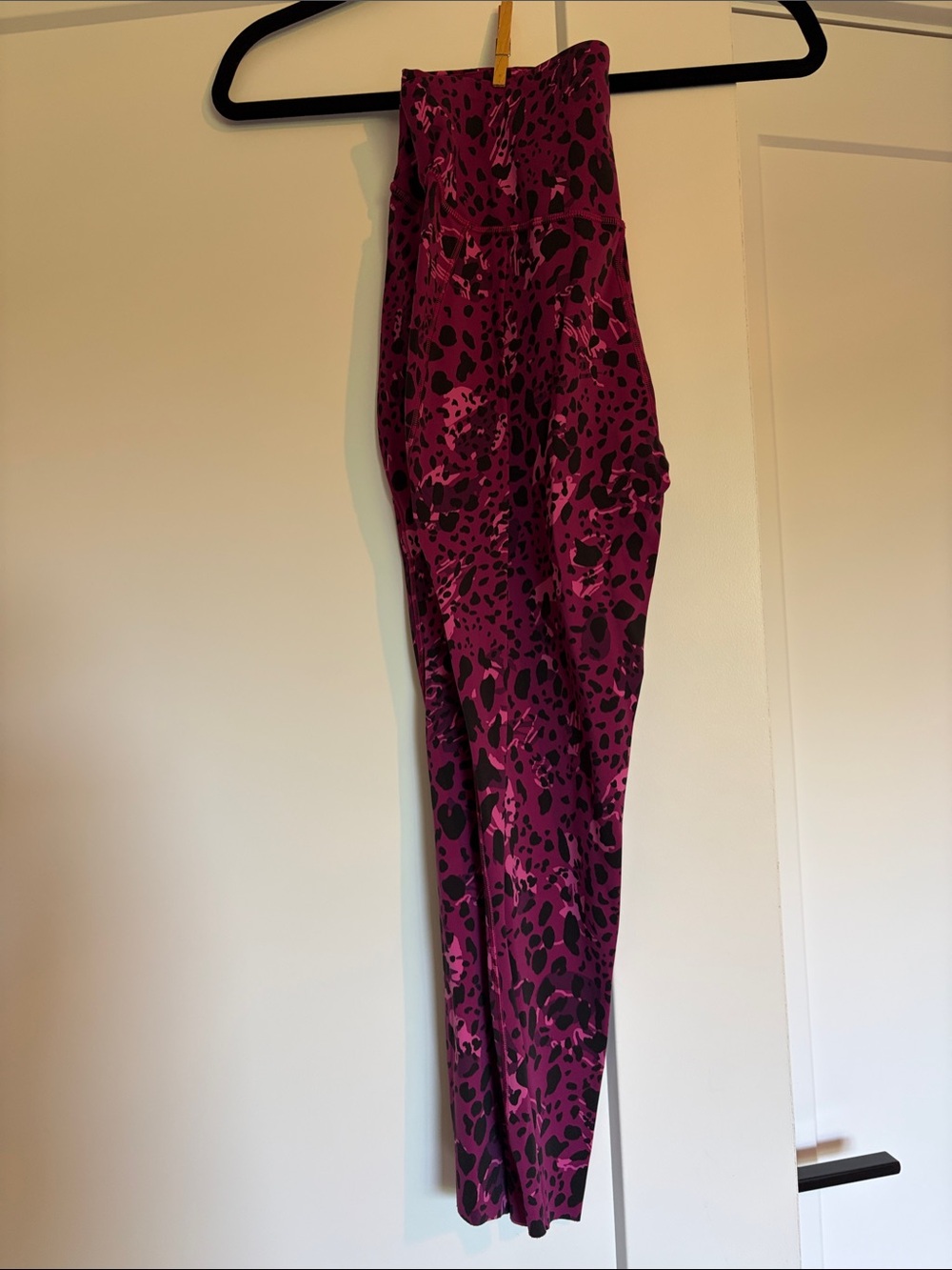 Women’s High-Waist lululemon Leggings - Magenta Animal Print